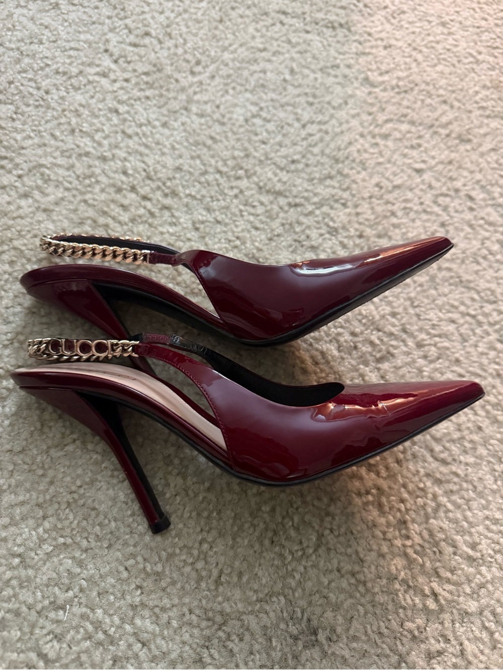 Gucci Burgundy Patent Slingback Pumps with Gold Chain Trim - Picture 3 of 5
